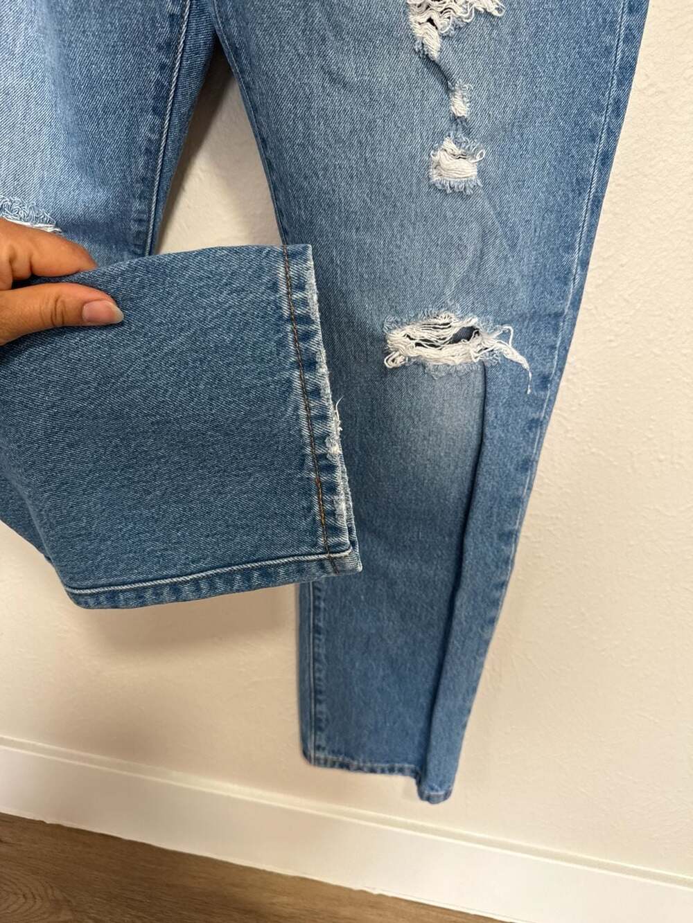 Levi's 501 Original Fit High Rise Distressed Straight Leg Jeans W29 L30 - Picture 9 of 9